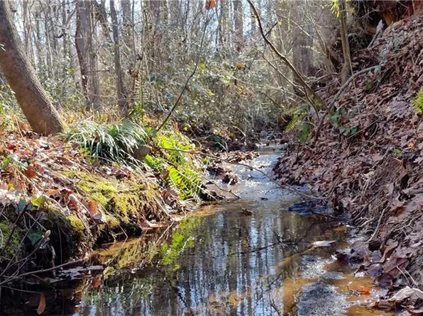 1842 22nd St NE, Hickory, NC 28601