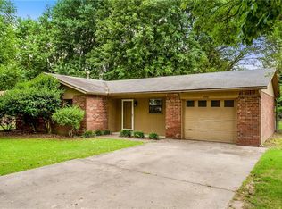 2881 N Sunny Ln, Fayetteville, AR 72703
