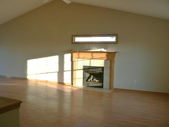 3rd image of 363 Belfair Dr