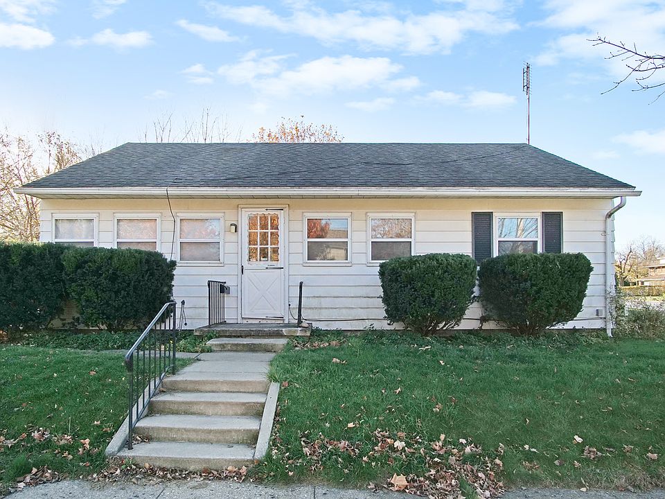 1st image of 3102 S Michigan St