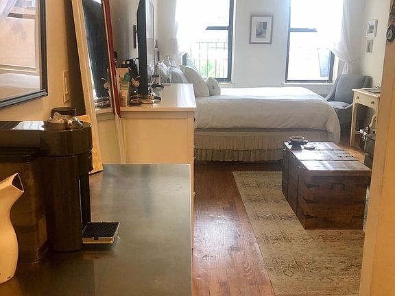 3rd image of 207 E 15th St APT 6K