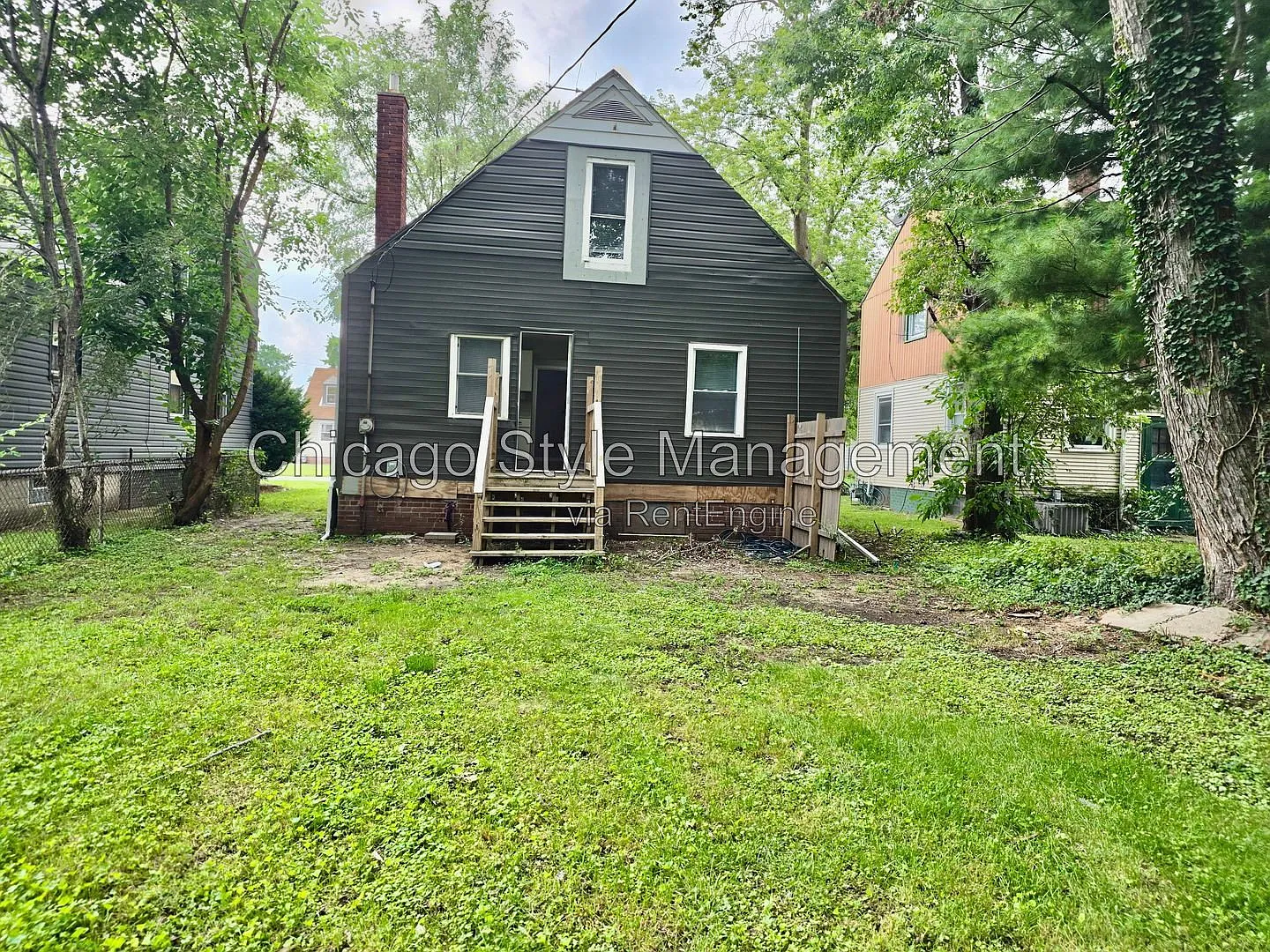 4 bed, 1.0 bath, $2,700 — Photo 2