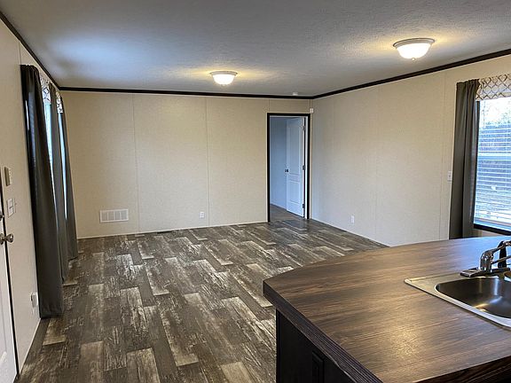 4th image of 59632 Susan Ln E