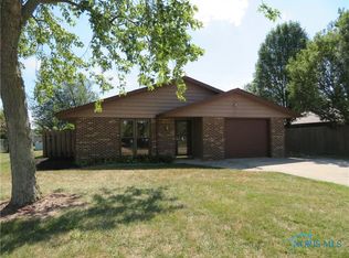 1414 Colonial Ln, Bryan, OH 43506