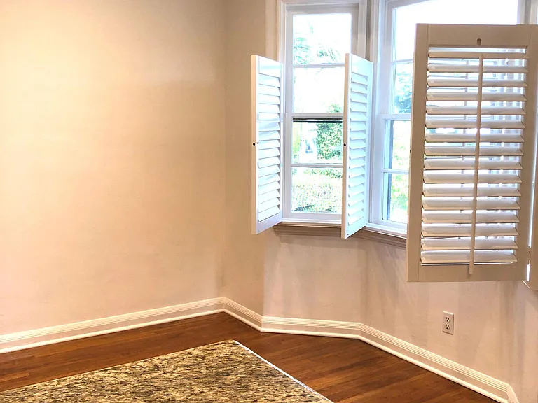 3927 Walgrove Ave — Photo 5