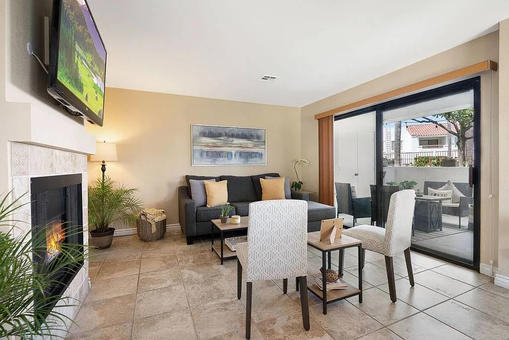 2 bed, 2.0 bath, $5,625 — Photo 3