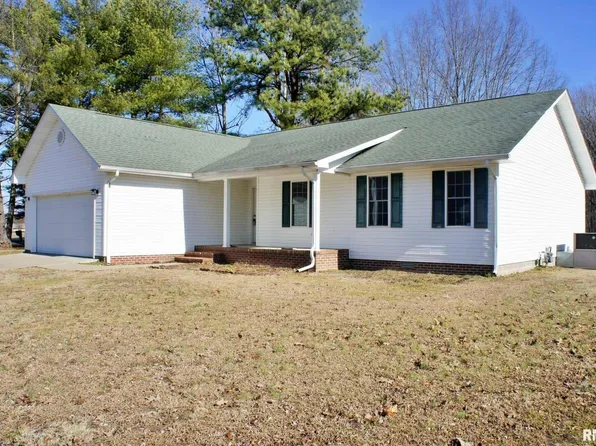 16 Woodhaven Dr, Metropolis, IL 62960