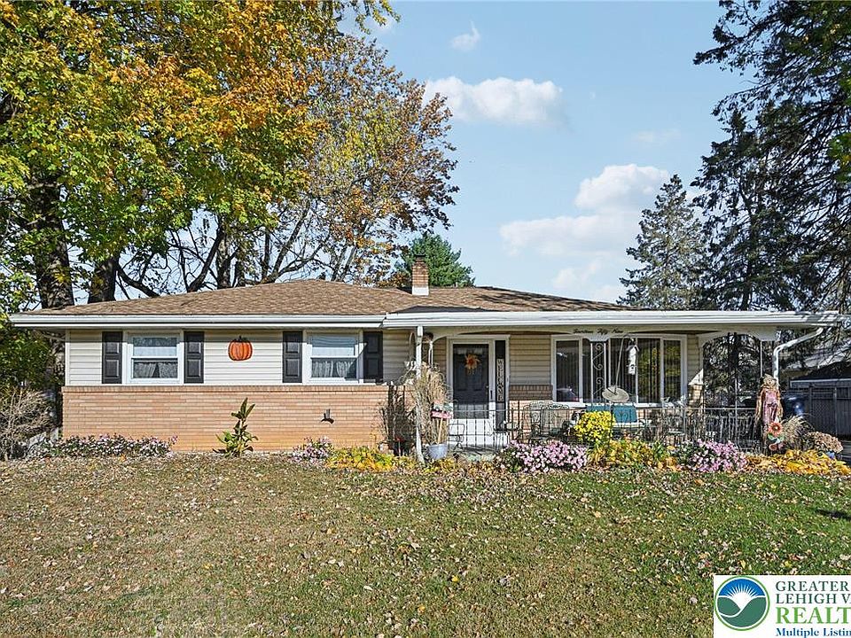 1st image of 1459 Leicester Pl S