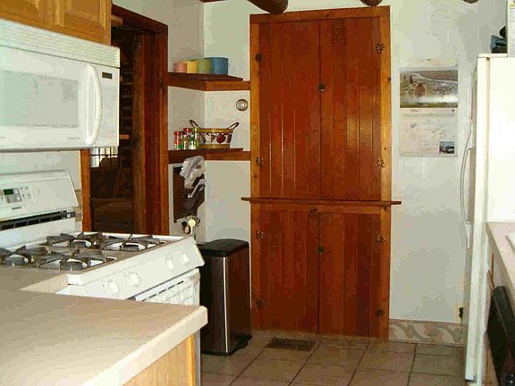 Galley Kitchen w/newer appliances & flooring