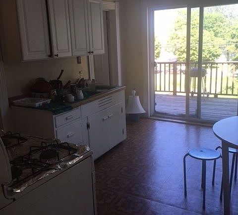 5th image of 242 Humboldt Ave N #2