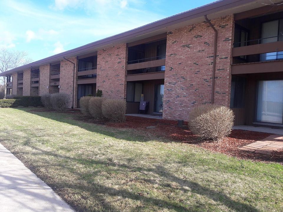 2nd image of 9705 W Hampton Ave