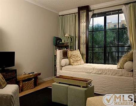 4th image of 630 S Sapodilla Ave APT 403