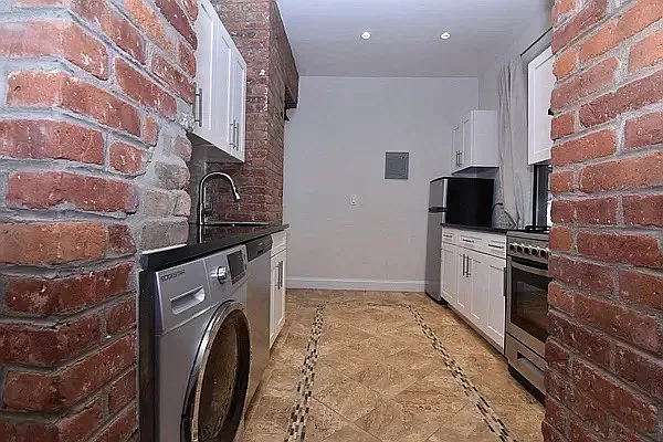 Rented by Bohemia Realty Group | media 12