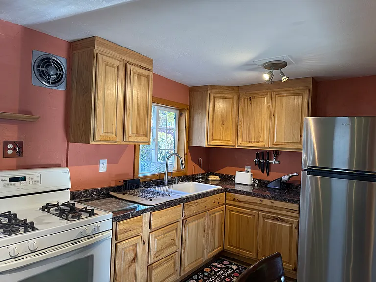 1815 Knight St — Photo 12
