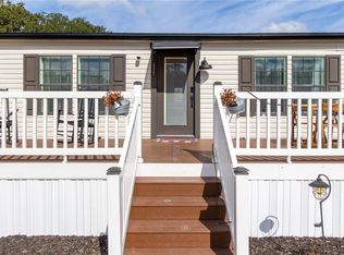 1306 Union Pacific Dr, Plant City, FL 33566