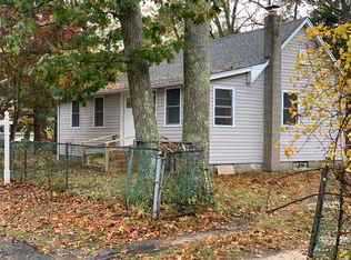 182 Washington Dr, Mastic Beach, NY 11951