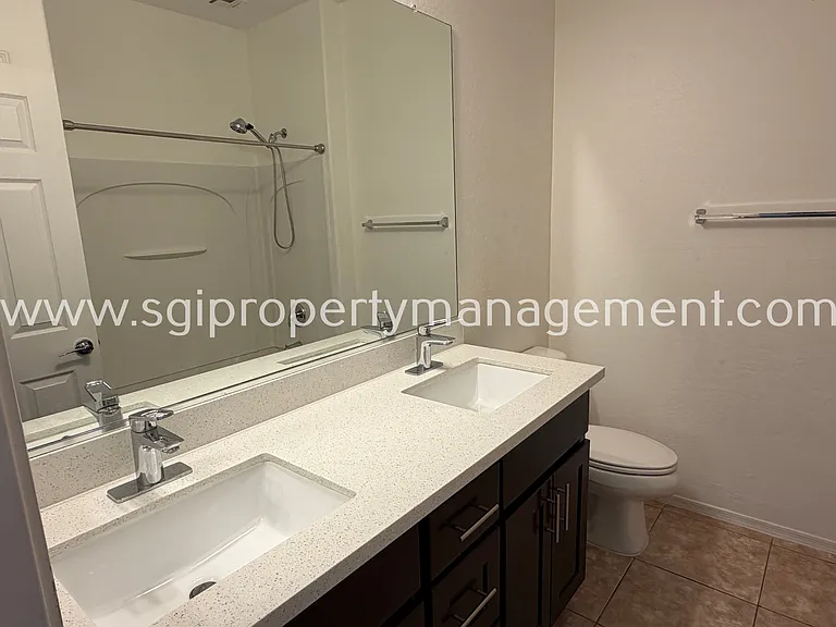 1243 E Walnut Rd — Photo 12