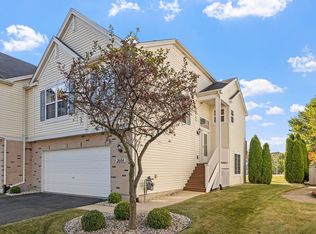 2604 Timber Springs Dr, Joliet, IL 60432