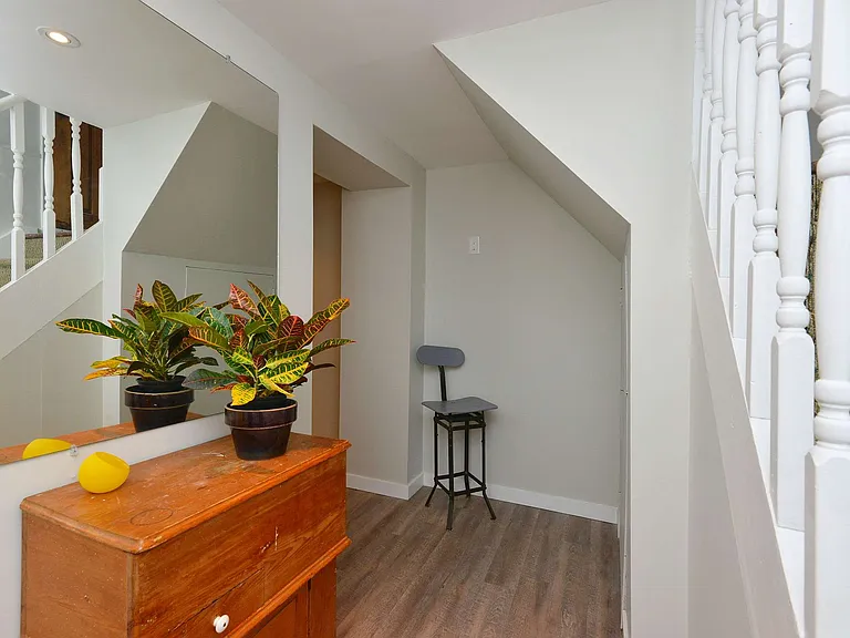 25 Santa Barbara Rd #1 — Photo 5