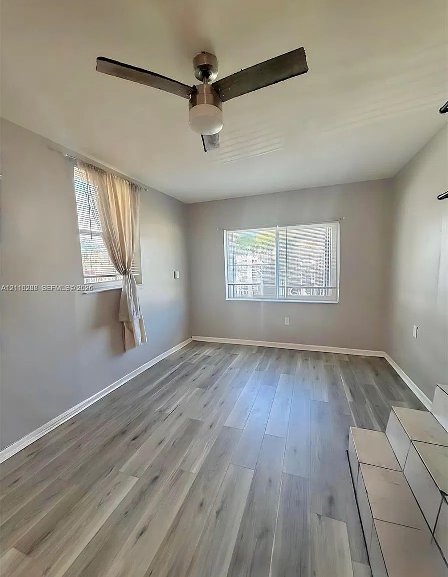 Cravero Lake Shores Estate — Photo 1