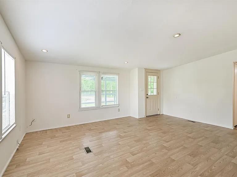 1749 Max Rd #4 — Photo 7