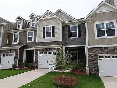 3 bed, 1667 sqft, $2,200 — Photo 2