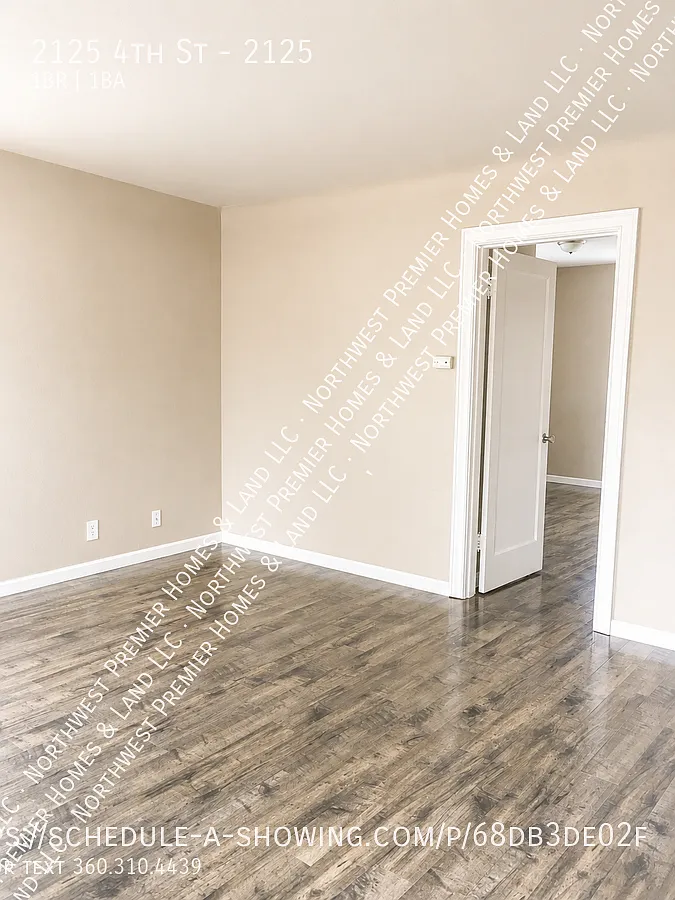 Updated 1 Bed Near Downtown Bremerton | In-Unit W/D + Parking — Photo 3