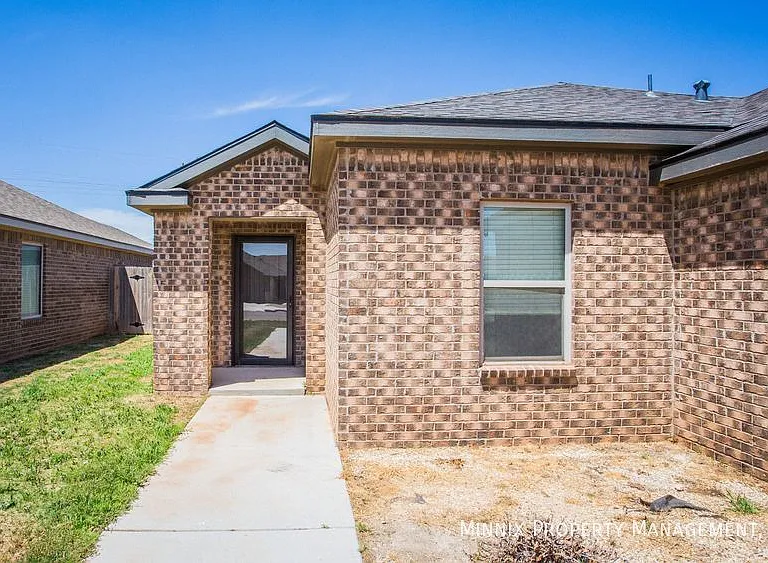 1118 Preston Trl — Photo 1