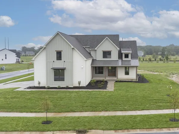 3005 Whispering Brook Ln, Valparaiso, IN 46385