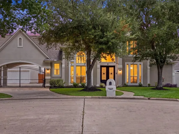 7002 Champions Centre Ct, Houston, TX 77069