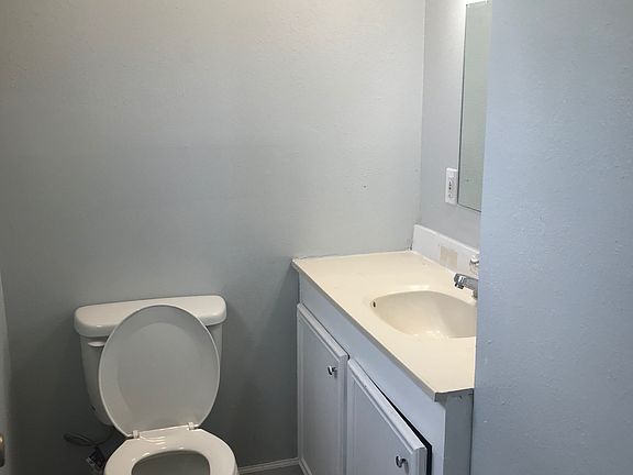 5th image of 914 Prater Rd
