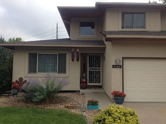 Exterior/entry Detail