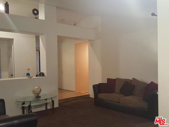 4th image of 5717 Barcelona Dr