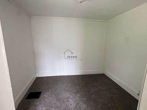 4th image of 2075 N Woodford St