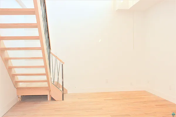 Rented by EXR | media 67