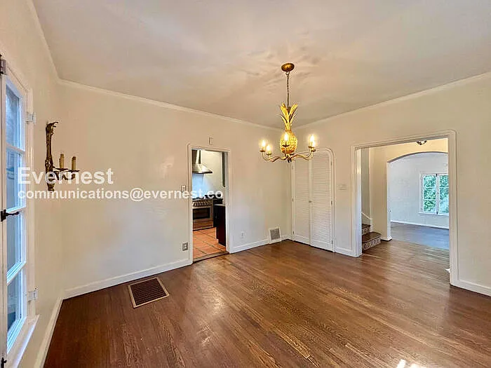 132 N Crescent Heights Blvd — Photo 11