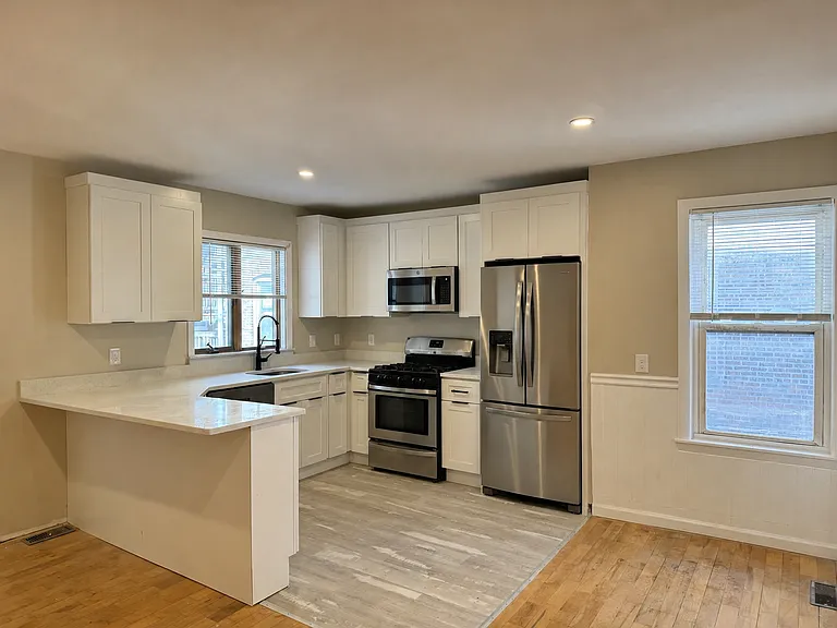 98 Chelsea St #1 — Photo 1