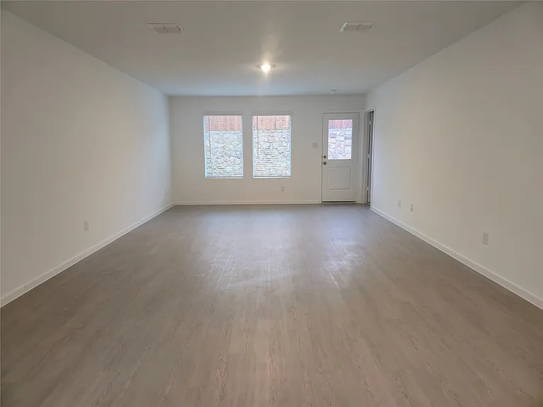 1608 Baron Ln — Photo 5