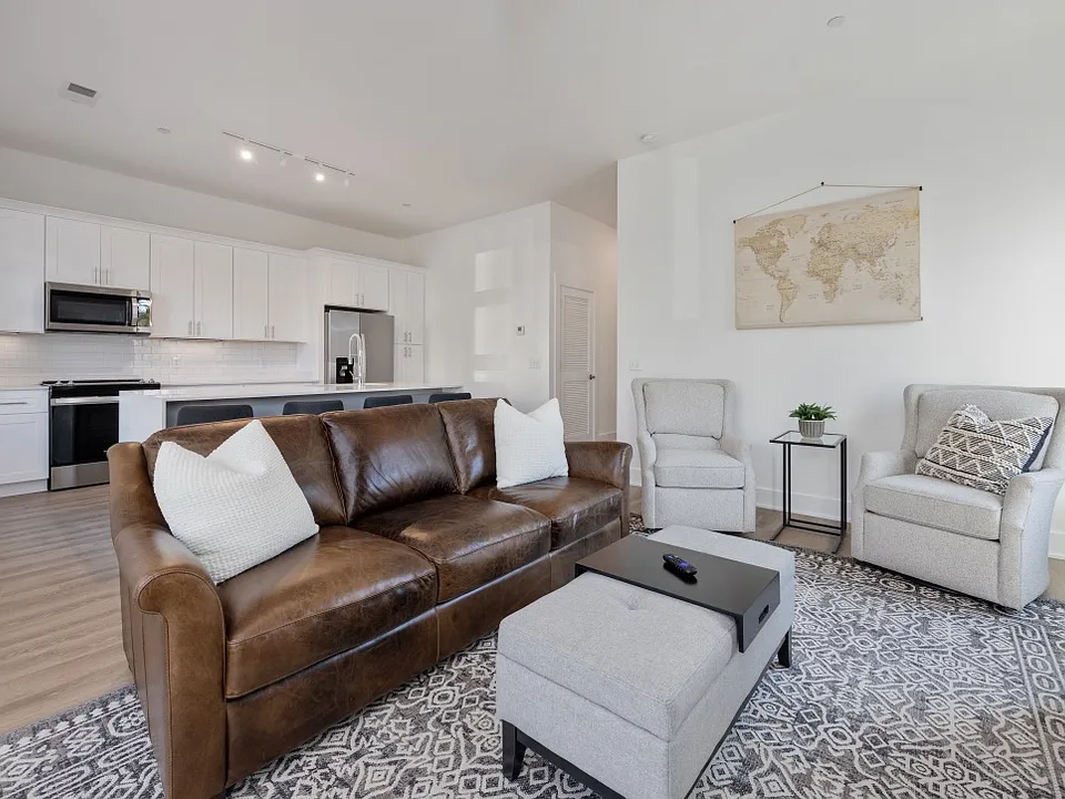 542 Southgate Ave #302