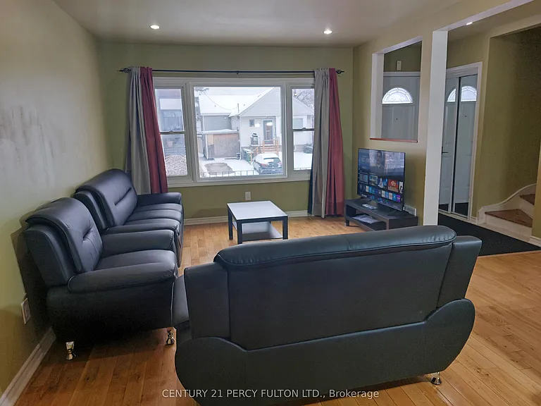 98 Westbourne Ave — Photo 2