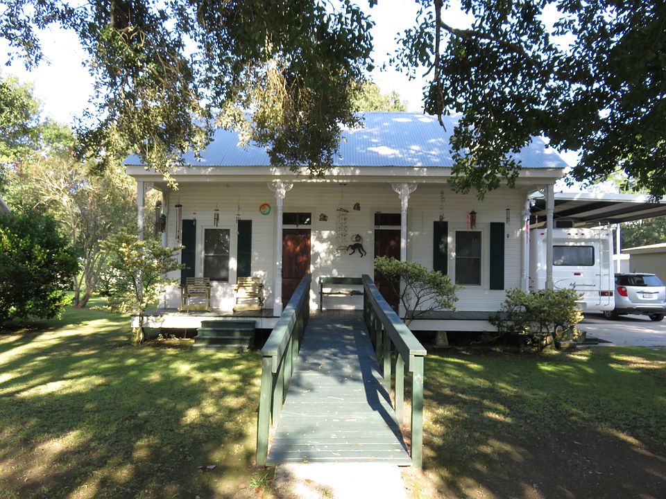 1st image of 704 N Main