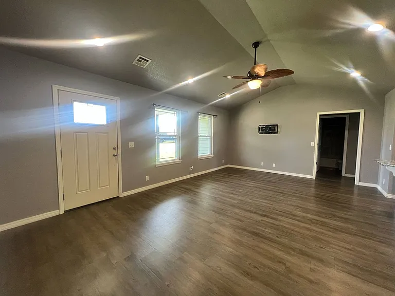 13731 Pella Ln — Photo 3