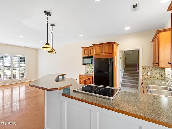 4th image of 4136 Winthrop Cir