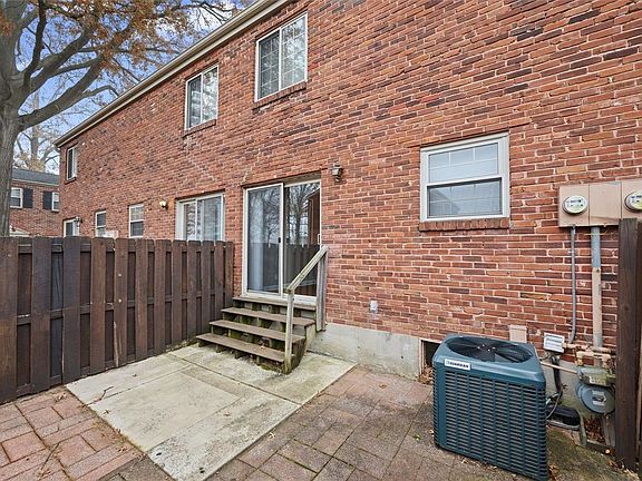 5th image of 1240 Clarkson Ct #1240