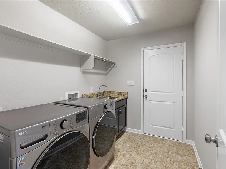 4161 Shallow Creek Loop — Photo 24