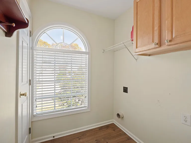 9718 Mitchell Glen Dr — Photo 31