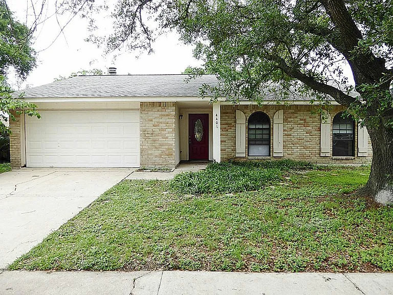 4406 Kinloch Dr — Photo 1