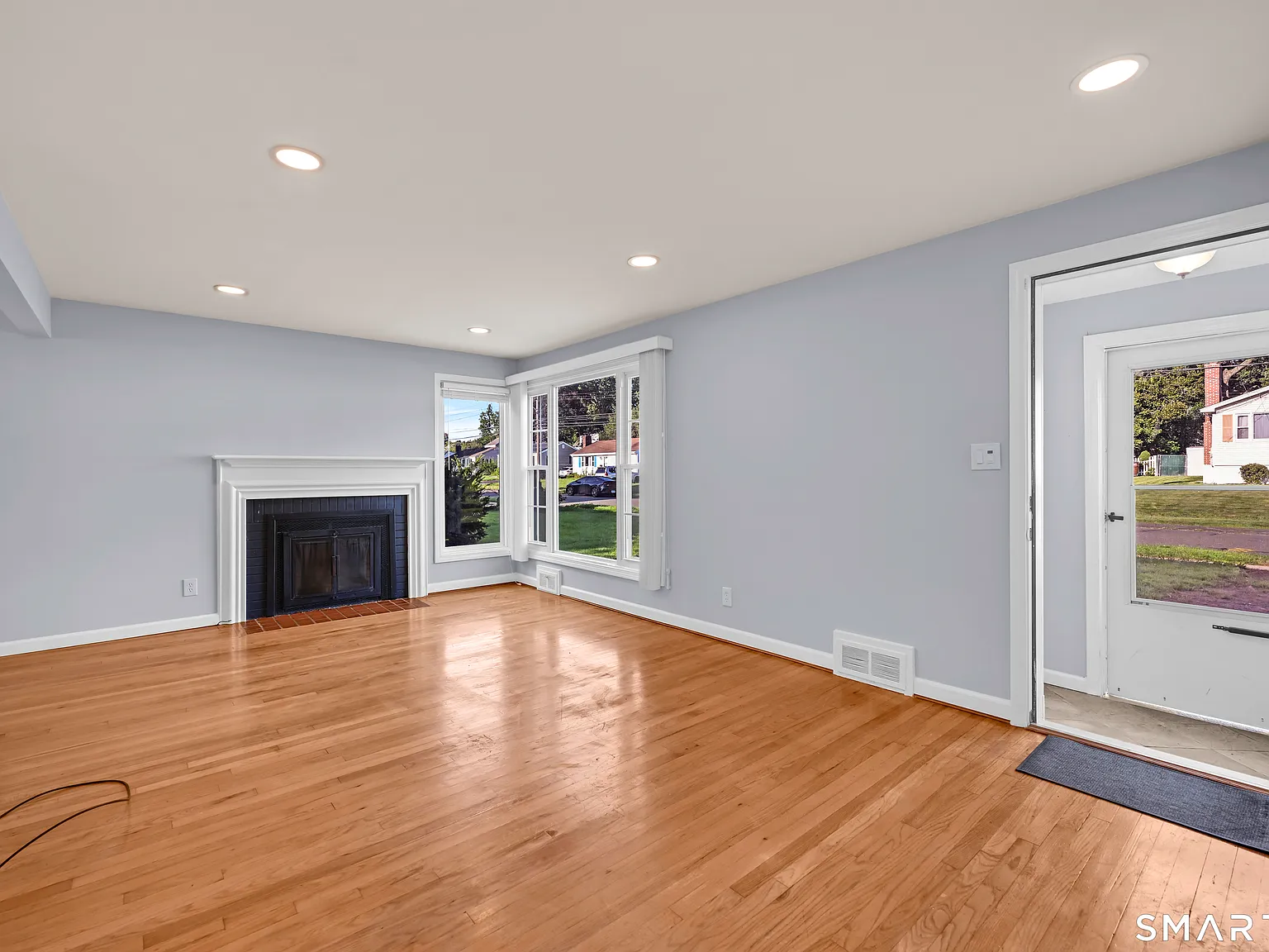 4 bed, 1.0 bath, 1504 sqft, $3,700 — Photo 4