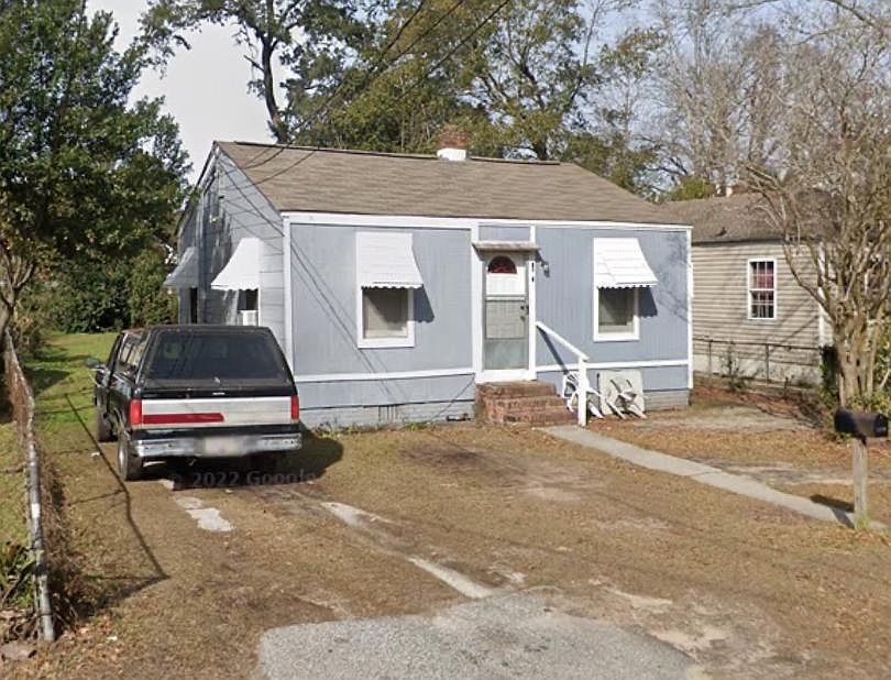 1st image of 2132 Victory Ave