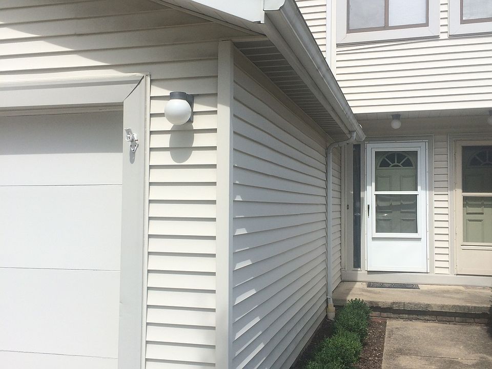 1st image of 5526 Summit Oval Unit B